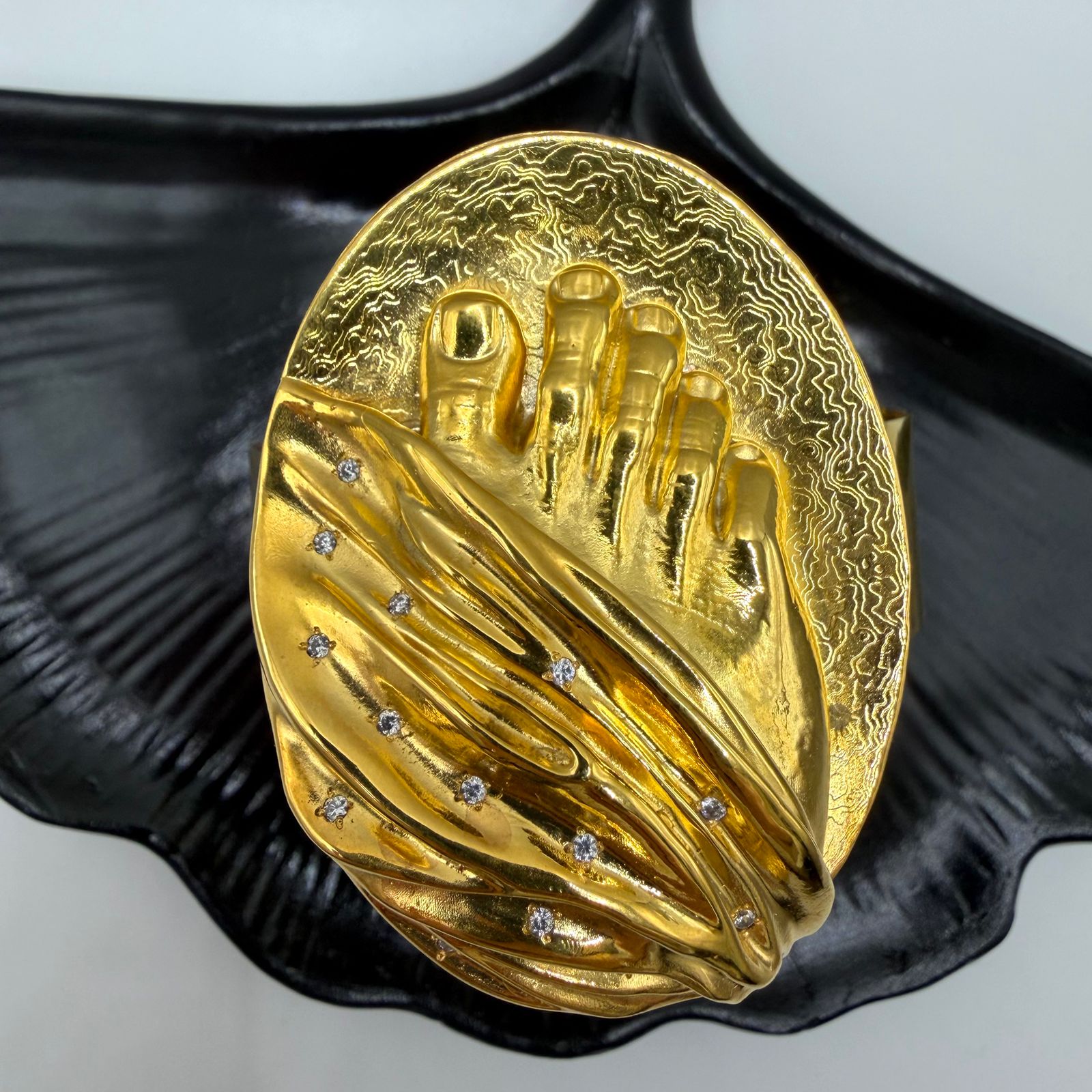 'Not Just a Toe" - მოოქროვილი ლატუნის სამაჯური