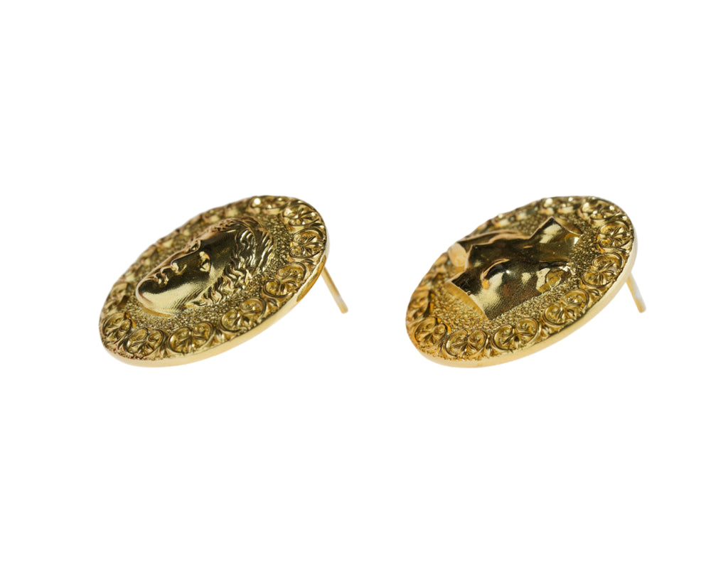 "Divine Balance" - სკულფტურული ვერცხლის საყურე