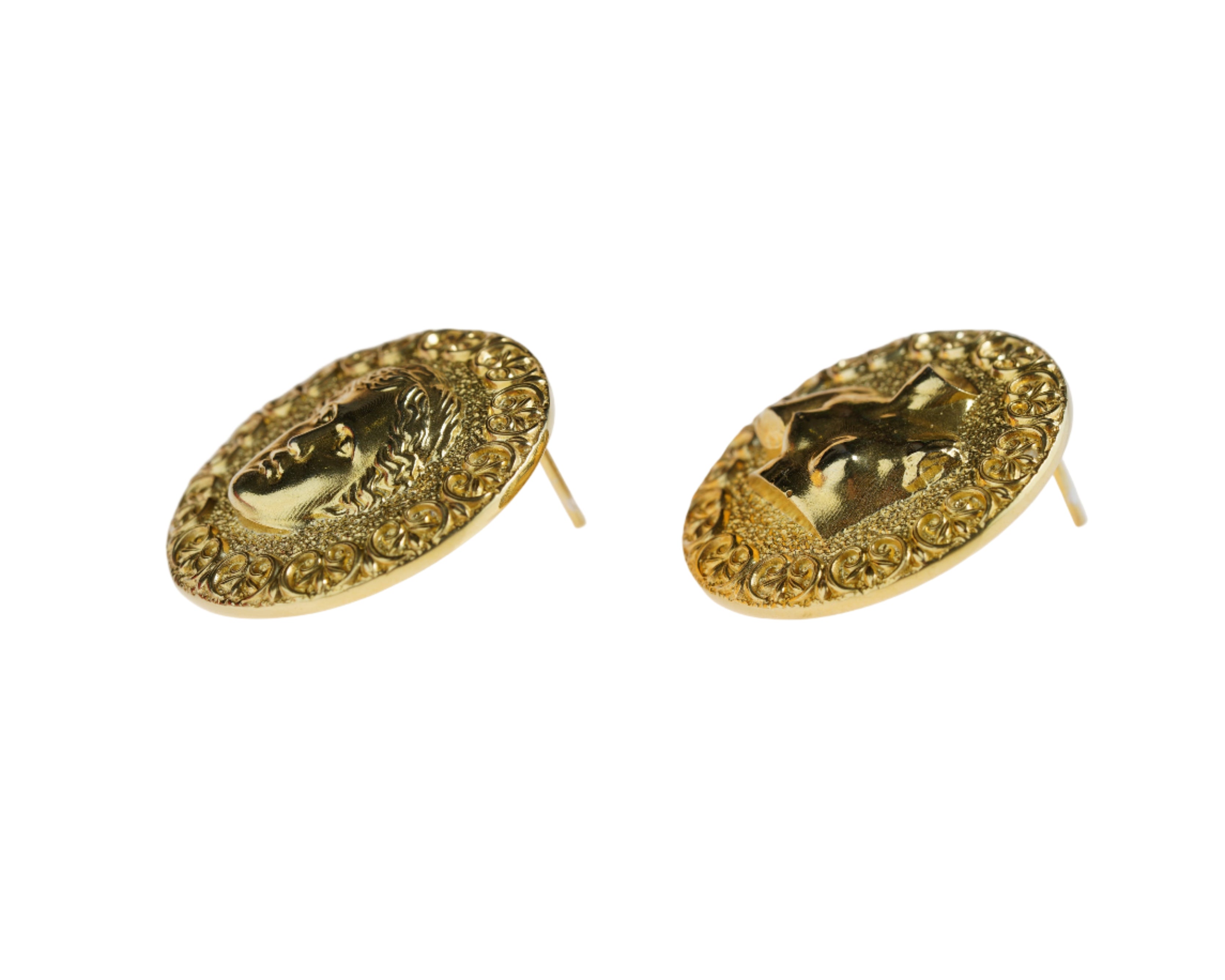 "Divine Balance" - სკულფტურული ვერცხლის საყურე