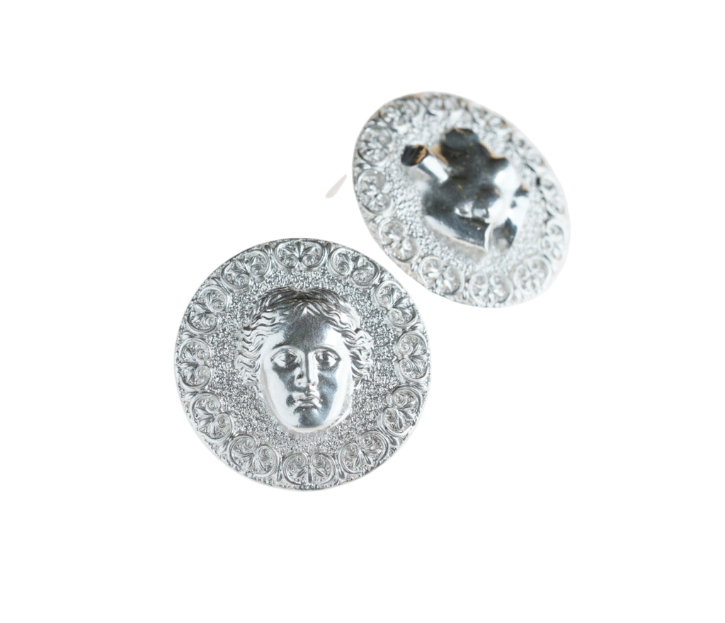 "Divine Balance" - სკულფტურული ვერცხლის საყურე