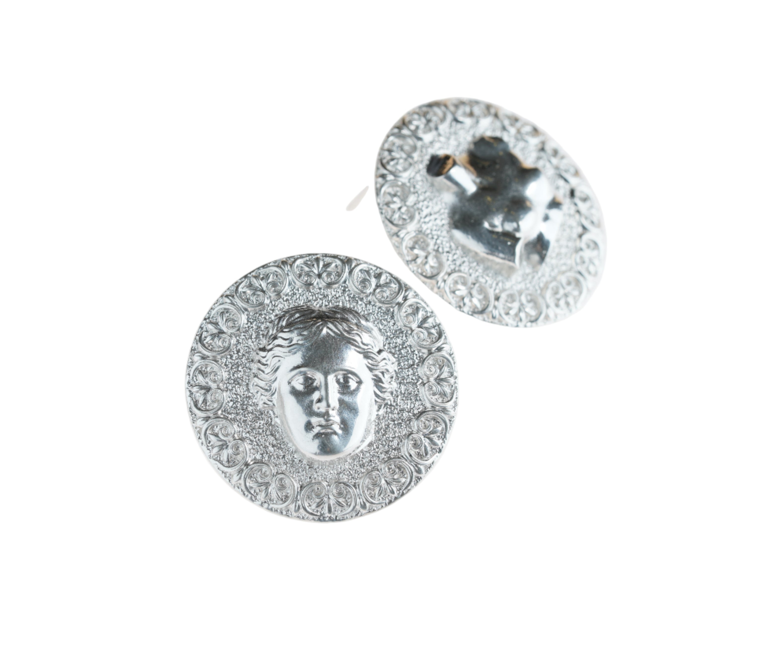 "Divine Balance" - სკულფტურული ვერცხლის საყურე