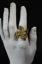 “Vibration of Feelings” - მოოქროვილი ვერცხლის სკულფტურული ბეჭედი