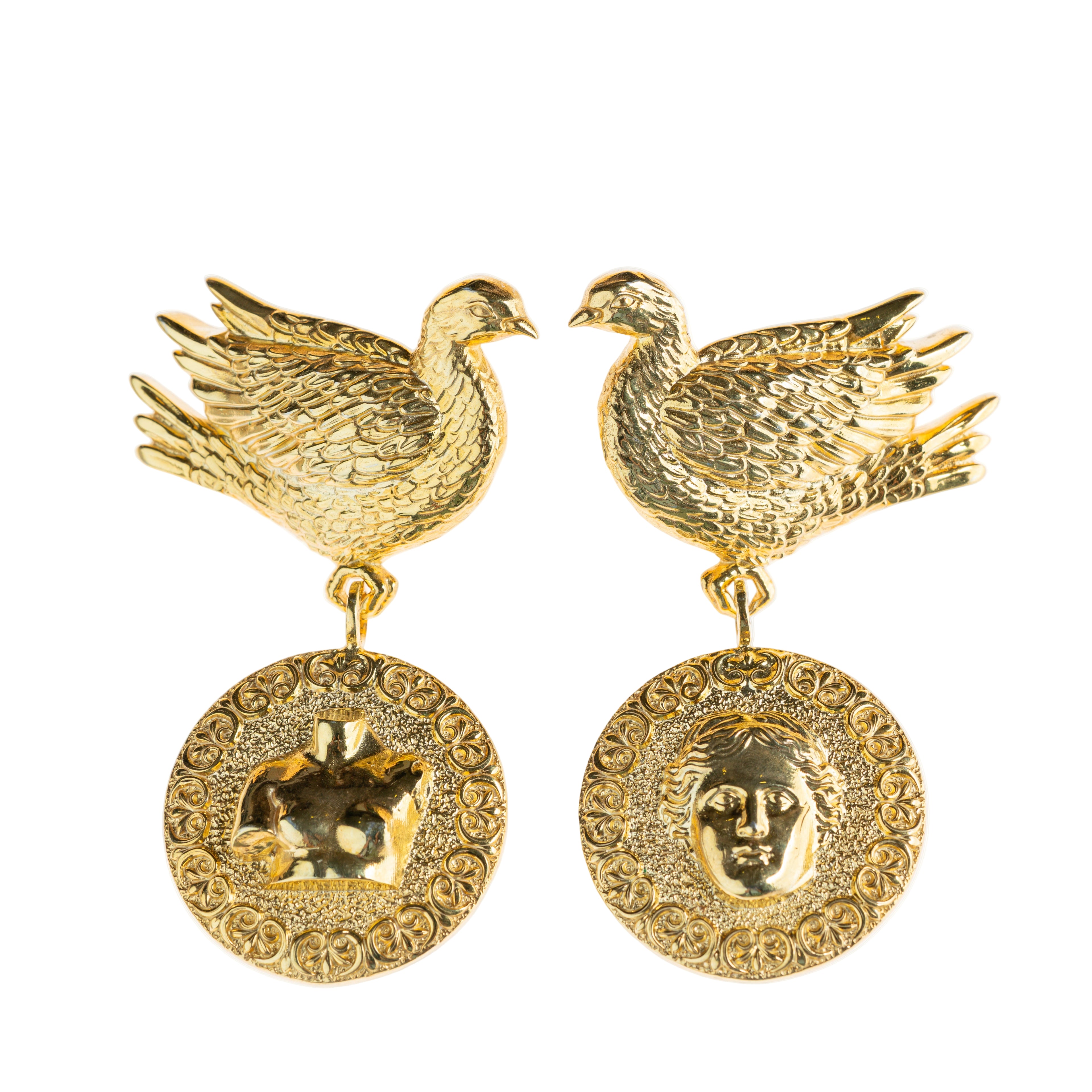 “Wings of Balance” - ვერცხლის სკულფტურული საყურე