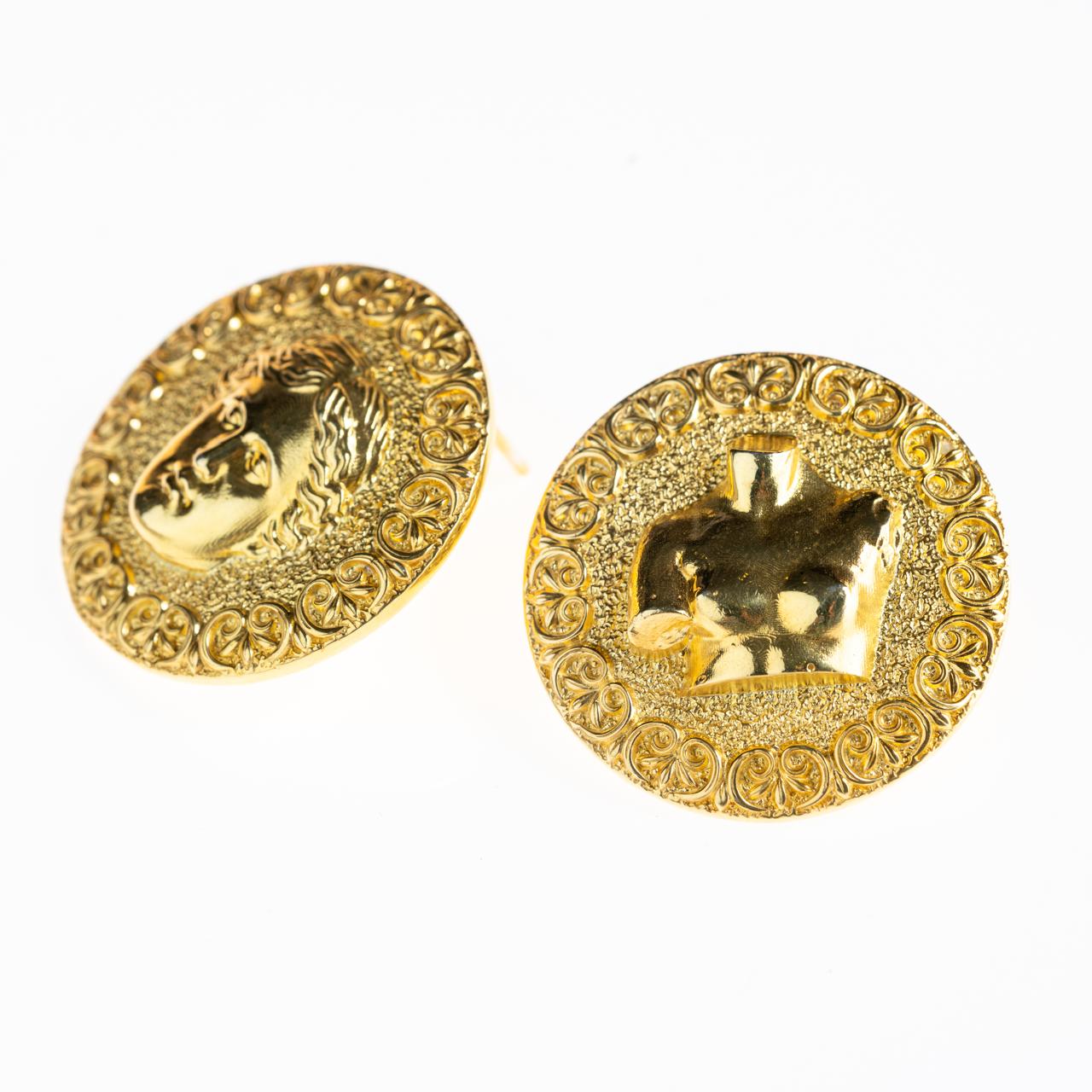 "Divine Balance" - სკულფტურული ვერცხლის საყურე