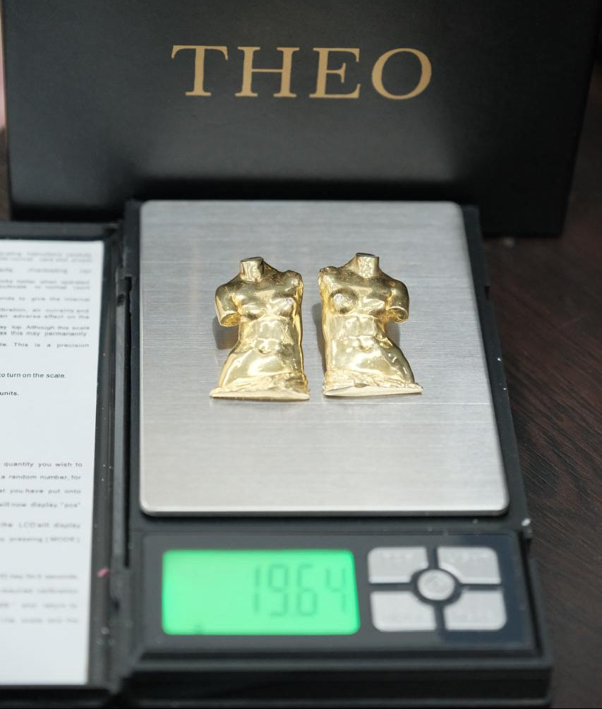 "Power of Detachment" - ვერცხლის სკულფტურული საყურე