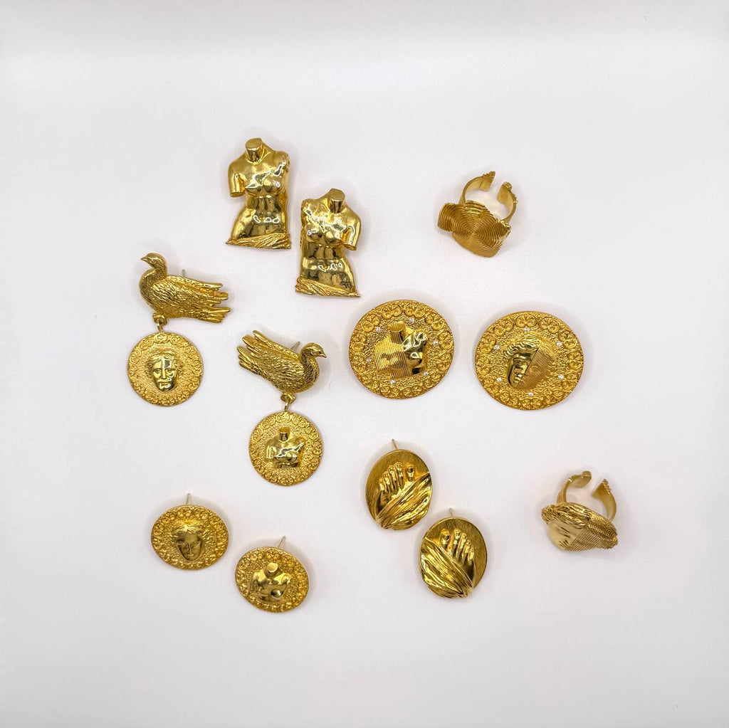 "Not Just a Toe" - სკულფტურული საყურე